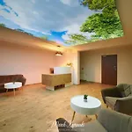 Berg Aparthotel 3*
